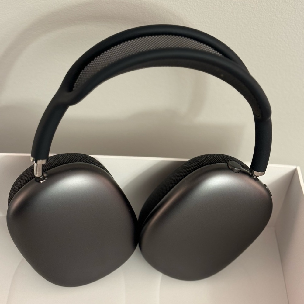 Apple Space Grey Airpod Max Headphones